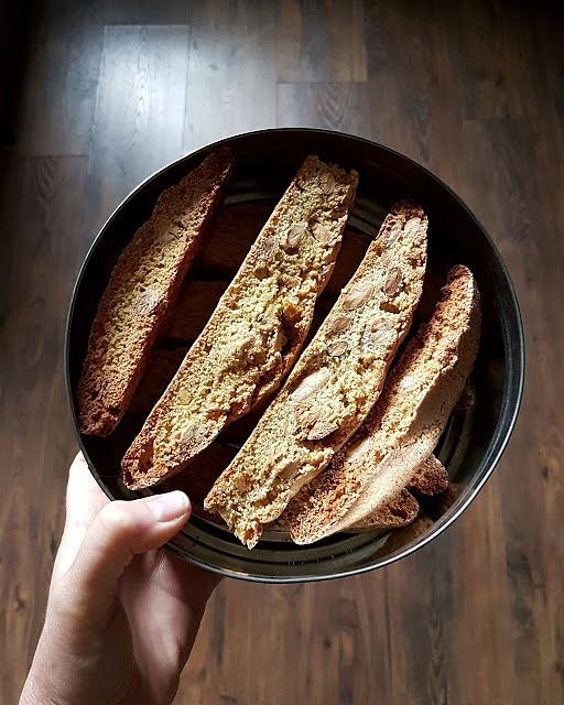 Biscotti pomarańczowo-migdałowe