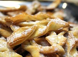Faworki pieczone w piekarniku