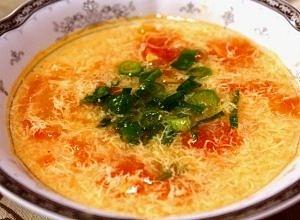 Chińska zupa z pomidorami i jajkami