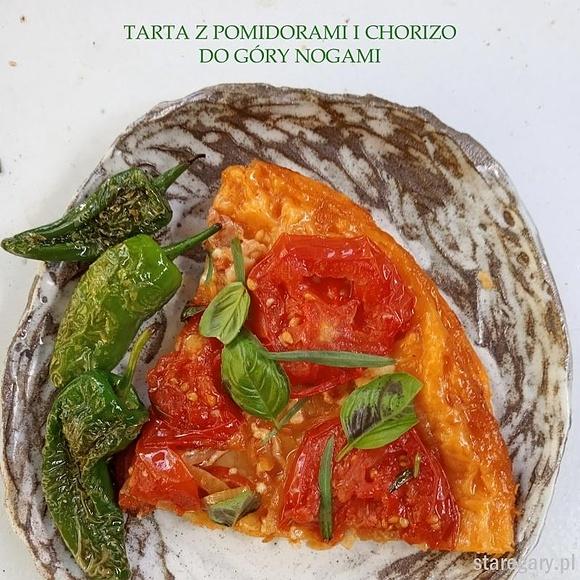 Tarta z pomidorami, chorizo i serem do góry nogami