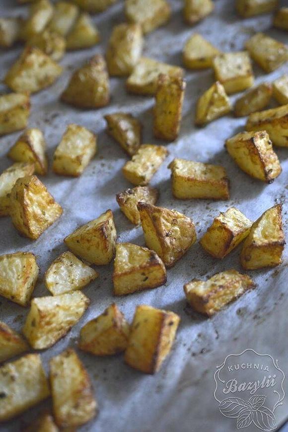 Pieczone ziemniaki z wędzoną papryką i ziołami