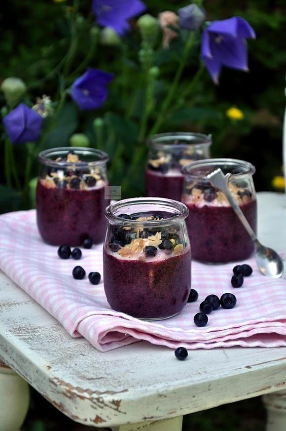 Chia pudding z jagodami