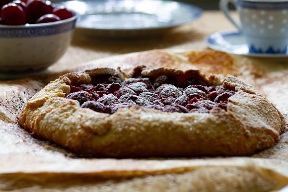 Tarta rustykalna z wiśniami