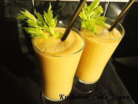 Smoothie ananasowo-brzoskwiniowe
