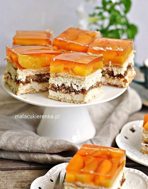 Ciasto kokosowa brzoskwinka z kawą bez pieczenia