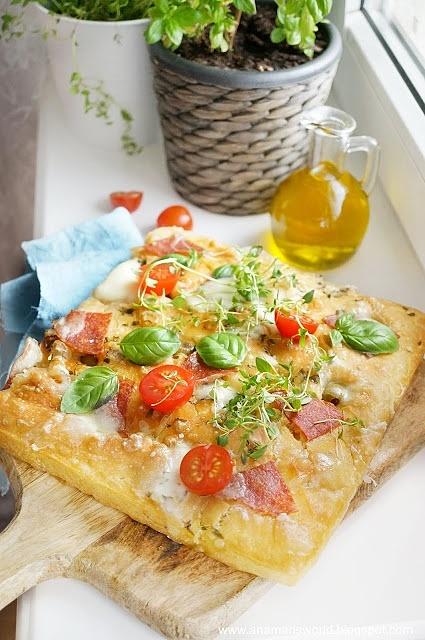 Focaccia alla pizza
