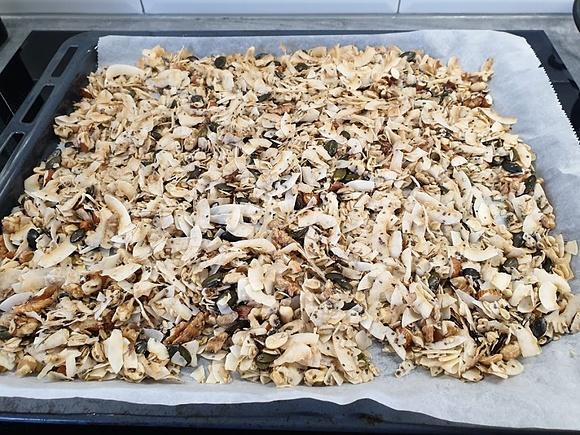 Granola orzechowo-kokosowa