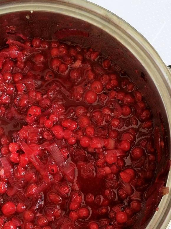 Konfitura z porzeczek i czerwonej cebuli do mięs