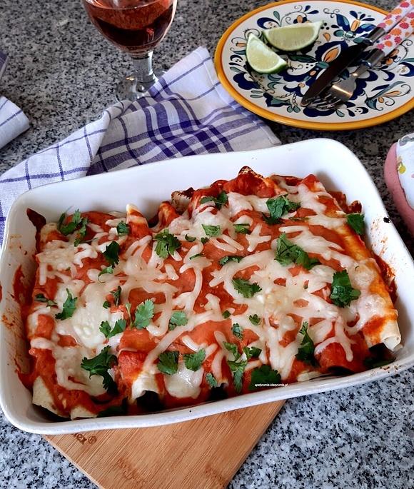 Tortille zapiekane z chili con carne