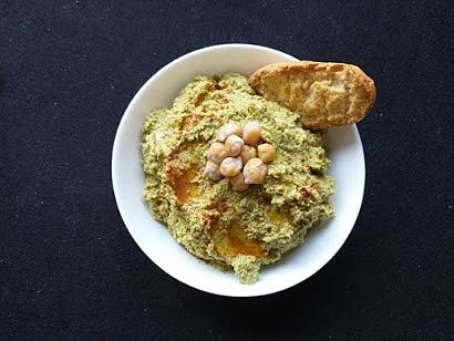 Hummus z ciecierzycy z zielonym groszkiem