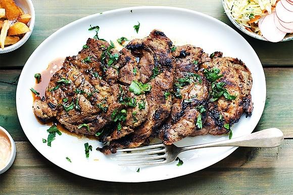Domowe grillowanie – jaki grill sprawdzi się najlepiej