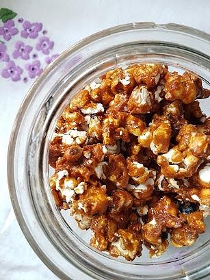 Popcorn w słonym karmelu