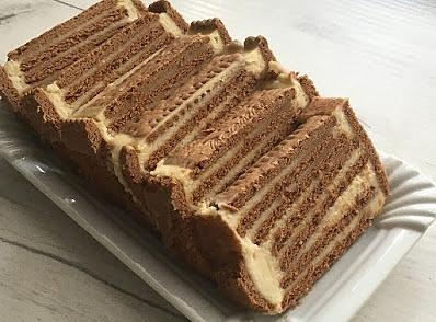 Ciasto z kremem orzechowym bez pieczenia