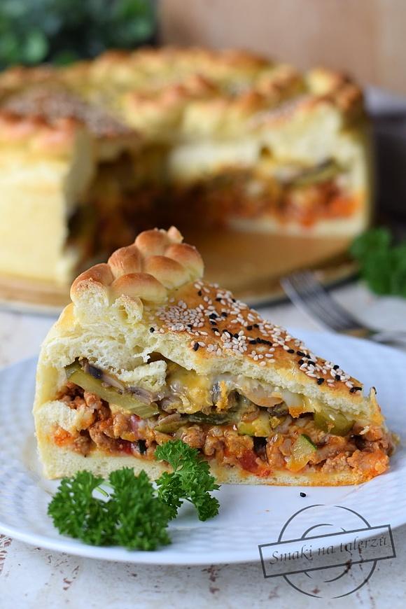 Ciasto z mięsnym nadzieniem na imprezę