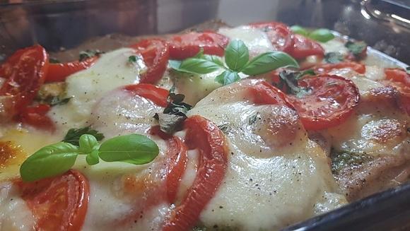 Steki z piersi indyka w stylu Caprese
