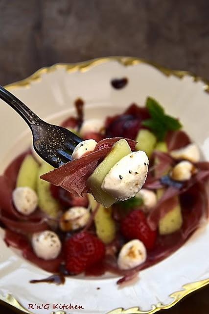 Melon z sosem balsamicznym