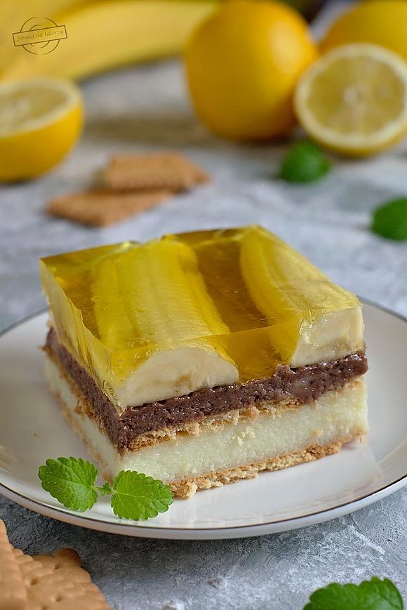Grysikowiec z bananami i galaretką bez pieczenia