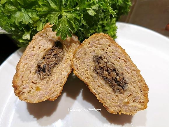 Kotlety mielone faszerowane pieczarkami