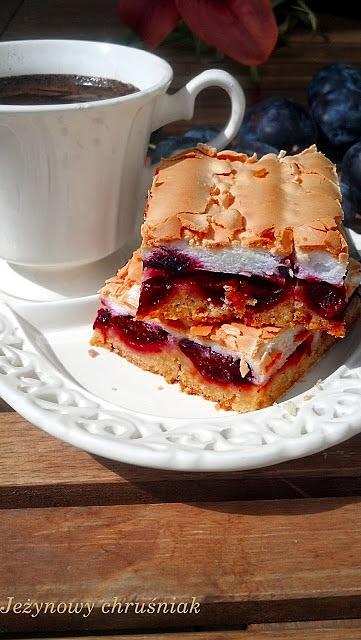 Ciasto ze śliwkami i bezą