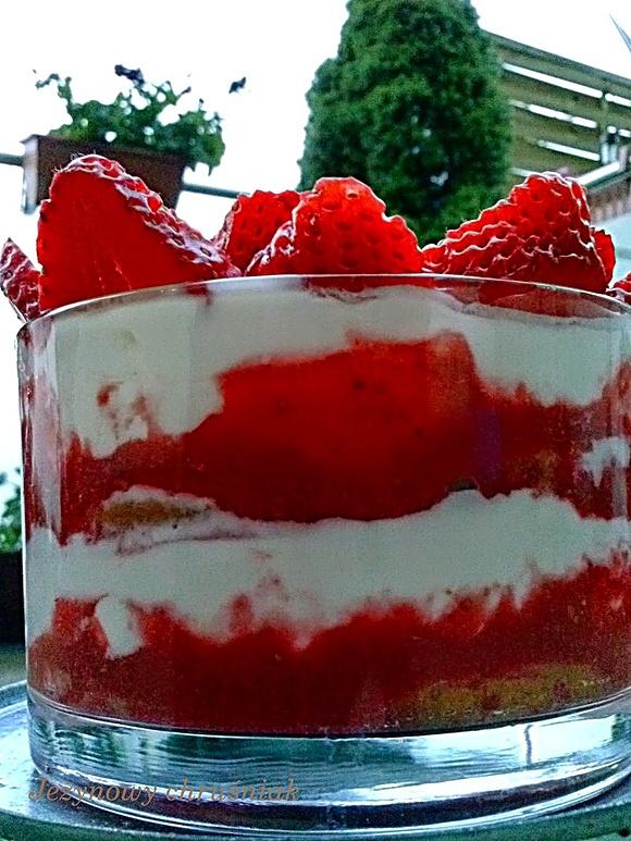 Oszukane tiramisu truskawkowe