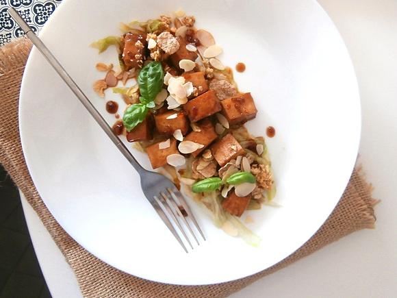 Słodkie tofu z sosem sojowo-pomarańczowym