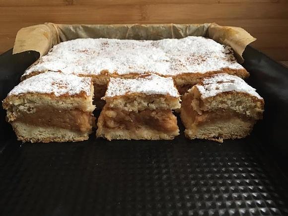 Jabłecznik na cieście krucho-drożdżowym