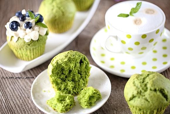 Zielone muffinki ze szpinakiem
