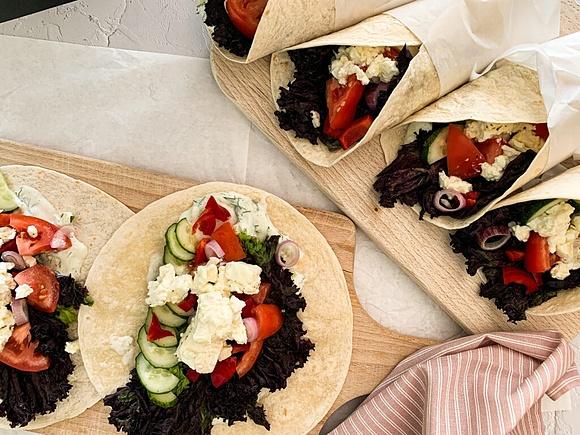 Wrap tzatziki z pieczoną fetą