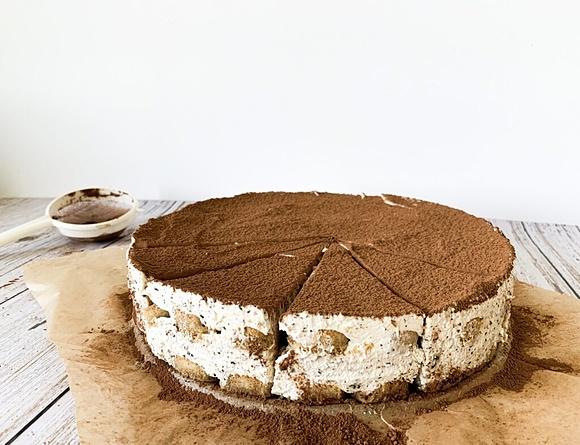 Sernik tiramisu na zimno