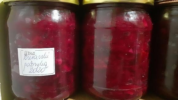 Sałatka z buraczków z papryką na zimę