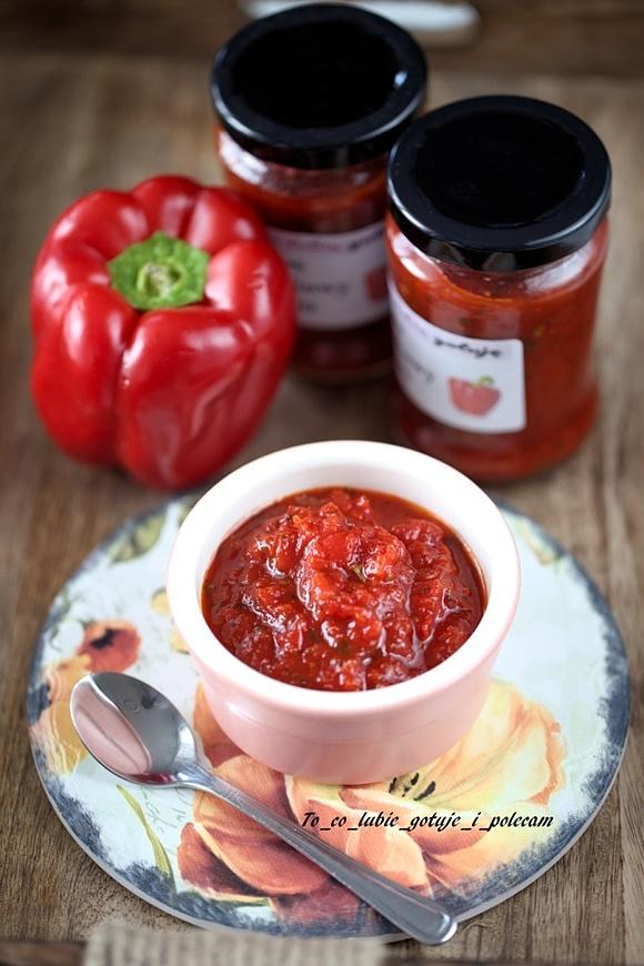 Pasta paprykowa z bazylią i octem do kanapek i makaronów
