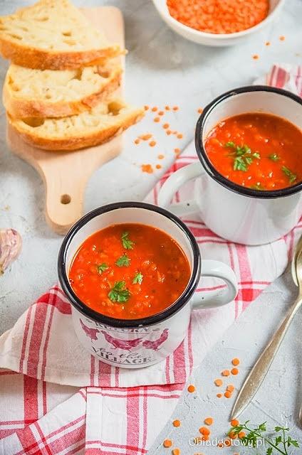 Zupa z pieczonych pomidorów i soczewicą