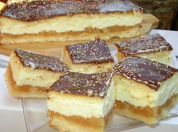 Ciasto Delicja z kremem i jabłkami