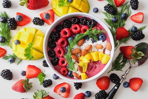 Owocowe smoothie bowl