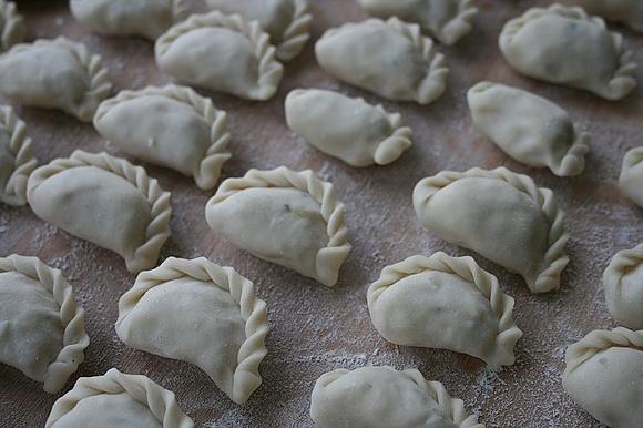 Mini pierogi ruskie z masłem palonym