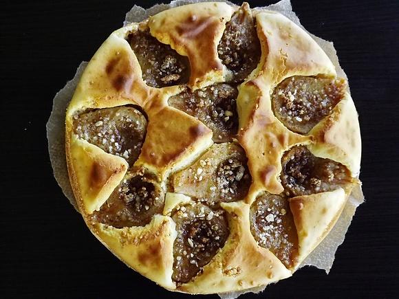 Drożdżowe ciasto z gruszkami