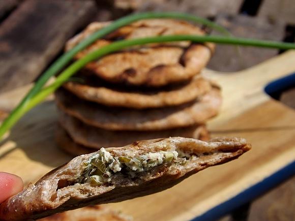 Grillowana paratha z serkiem kremowym
