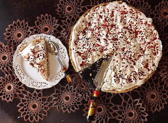 Tarta bezowa z marmoladą