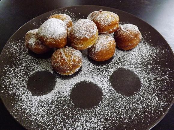 Pączki i pączusie – przepis na tradycyjne słodkie wypieki