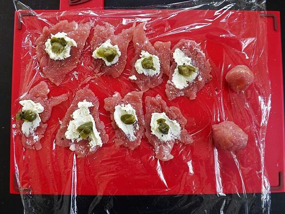 Muszle z mięsną niespodzianką na pesto z bazylii