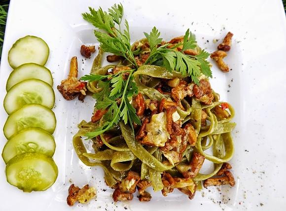 Tagliatelle z kurkami i camembert