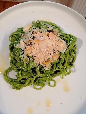 Pesto szpinakowe z migdałami