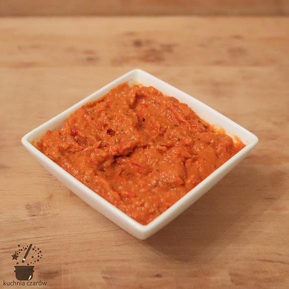 Humus z pieczonej papryki