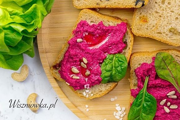 Pasta z pieczonych buraków i orzechów nerkowca do chleba