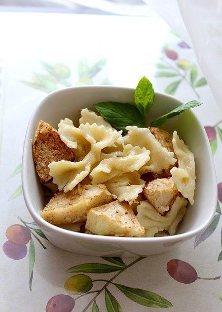 Dominowy makaron z pieczonymi jabłkami na lato