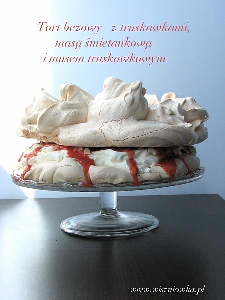 Tort bezowy z truskawkami letni deser na Dzień Matki