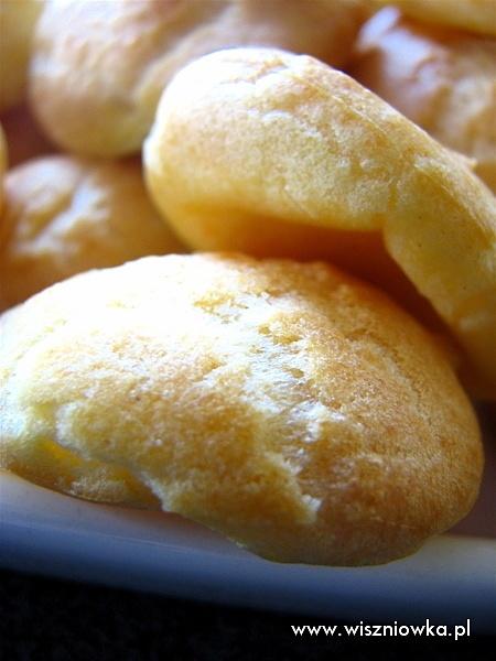Croquenbouche, czyli choinka z ptysiów i karmelu