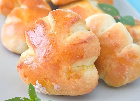 Bułeczki jesienne listki z jabłkami i cynamonem