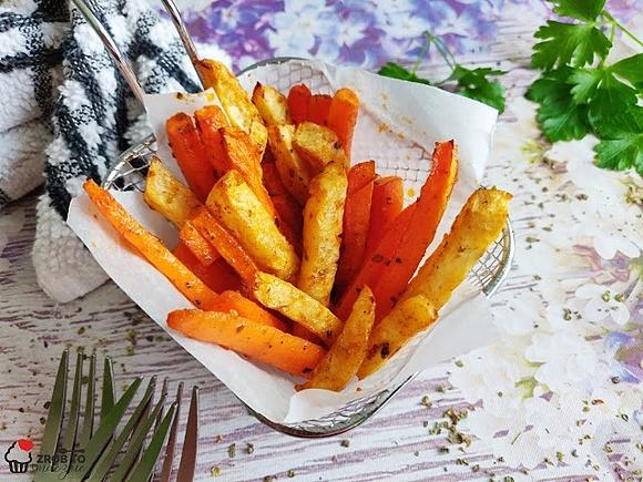 Frytki z marchewki i selera pieczone w piekarniku