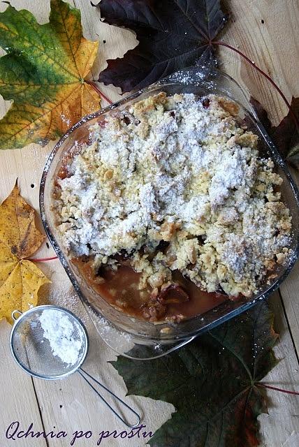Crumble ze śliwkami i kruszonką